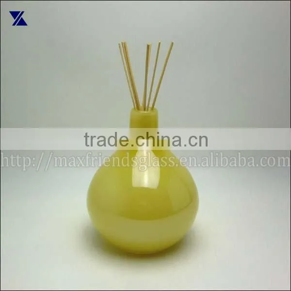 Glass Perfume Bottle , Glass Diffuser, Glass Bud Vase for Home Deco, 1150ml, Hand Made Glass