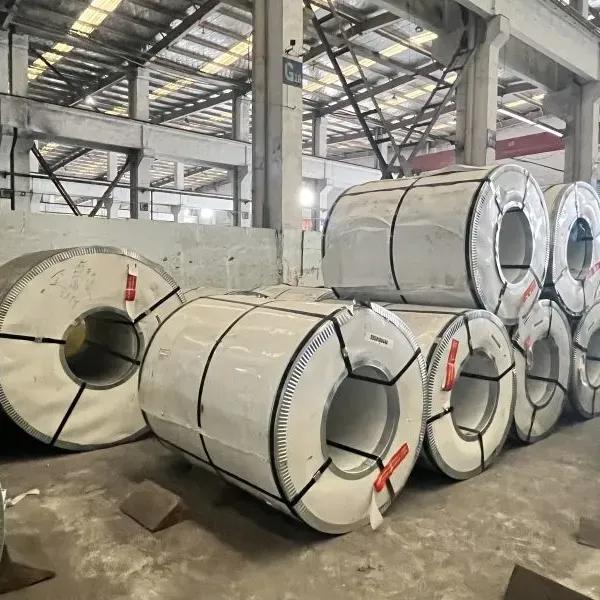 Горячекатаные рулоны S235JR, Q195, Q215, толщиной 2,0 - 6,0 мм, с поверхности, обработанной окалины и смазанной маслом, с заводским сертификатом качества