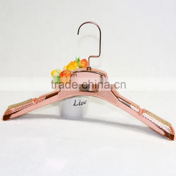High Quality Glossy Gold Plastic Clothes Hanger for Dress Display photo-2