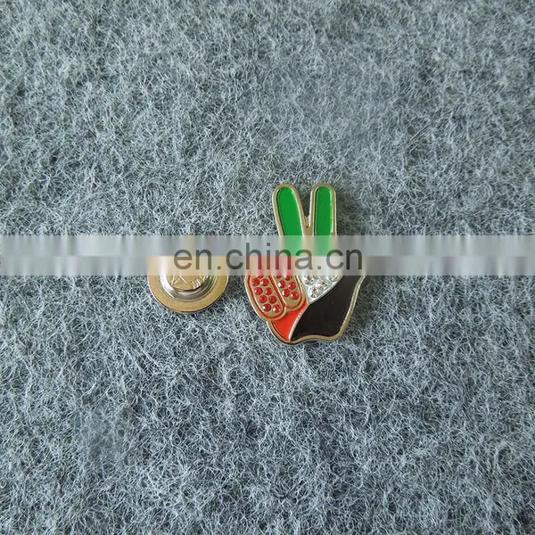 Custom 2017 UAE 46th National Day Hand Shaped With Crystal Souvenir Lapel Pin Badge