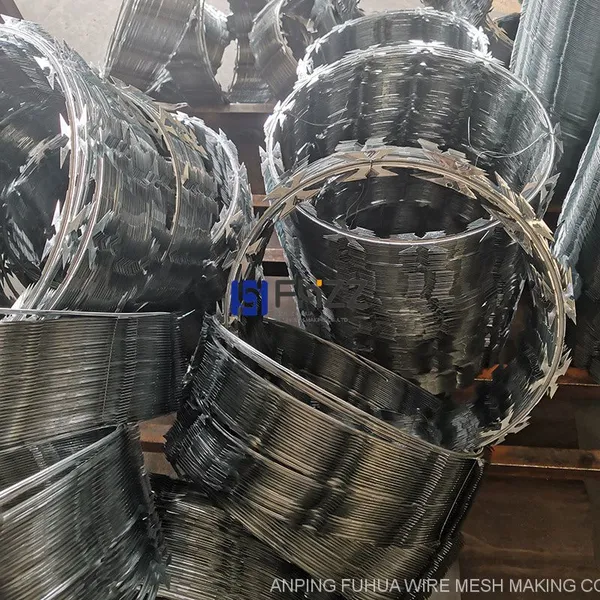 Galvanized Razor Wire CBT-60 Diameter 450mm for Perimeter Security Fencing Wire photo-4