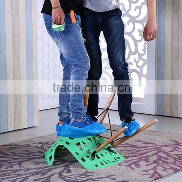 Villain Modeling Plastic Arm Chair Wooden Legs Modern Hollow Plastic Leisure Dinning Chair photo-6