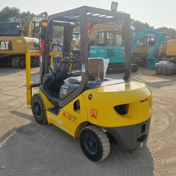 Sold Second-hand 3-ton Komatsu Imported Nissan Engine Cheap Original Forklift photo-2