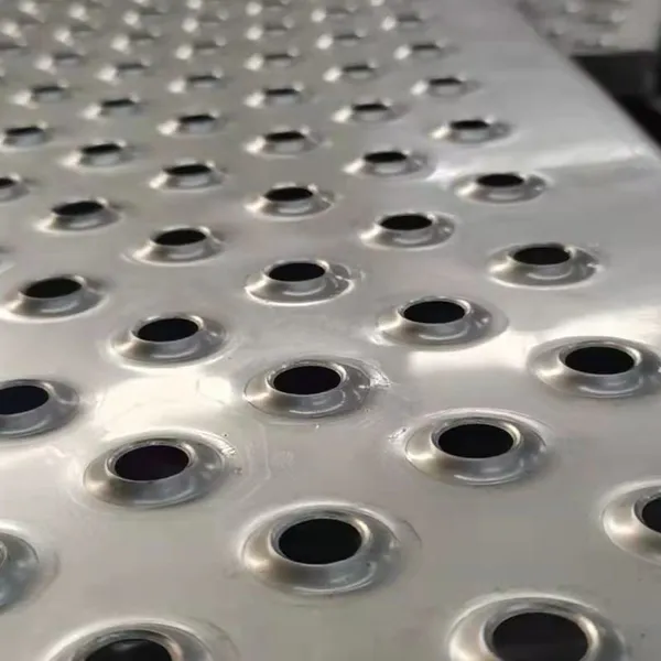 Anti-slip Perforated Mesh Pattern Plate, With Alligator Mouth Holes, Suitable for Pedestrian Walkways, Cutting and Bending Services Available photo-1