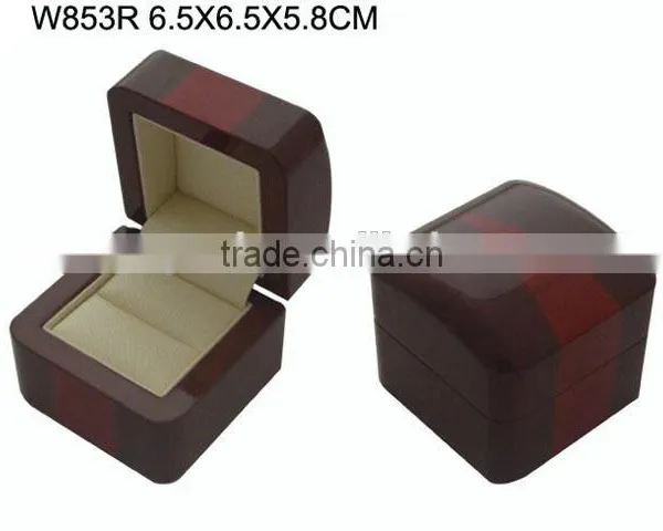 W851B High Glossy Velvet Lining Painted Wooden Jewelry Bracelet Box photo-4