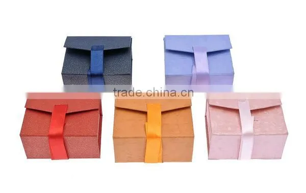 Handbag Shaped Paper Watch Box With Pillow photo-4