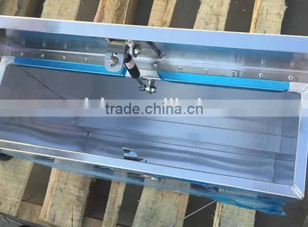 Aluminum Side-Mount Truck Tool Box - Diamond Plate photo-4