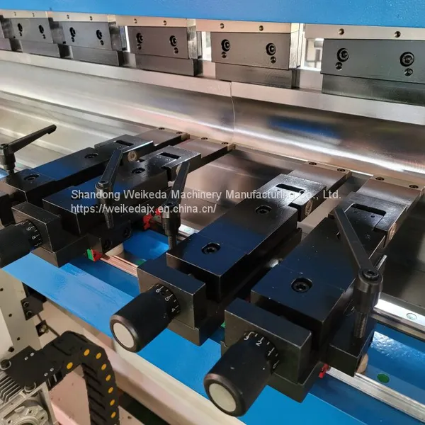 FCNC-200T/4000 Press Brake photo-4