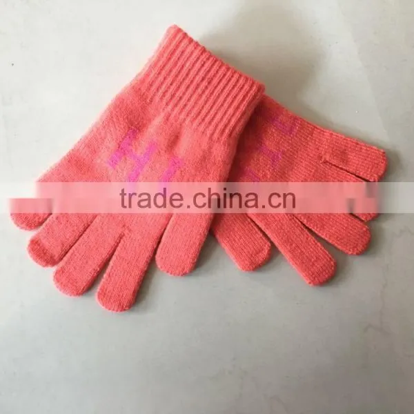 Jacquard Weave Gloves in Winter