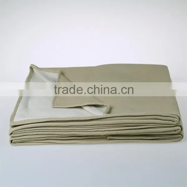 Hot Selling Cheap Soft Lightweight Travel Hotel Blanket