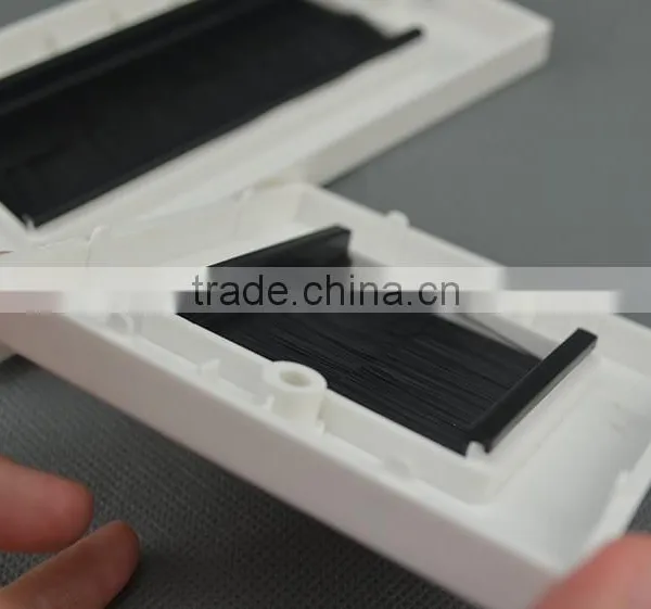 LY-FP37-BRUSH 86*86 Wall Brush Face Plate Standard Network Port Faceplate photo-3