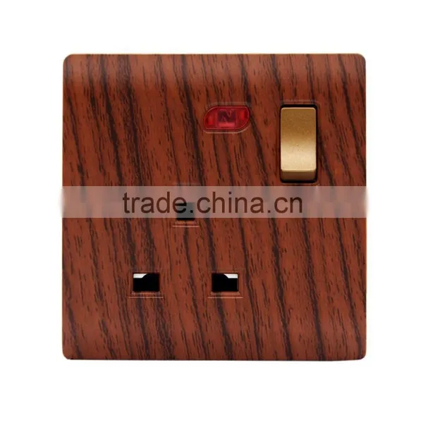 3 Pin 13A Switch Socket With Neon
