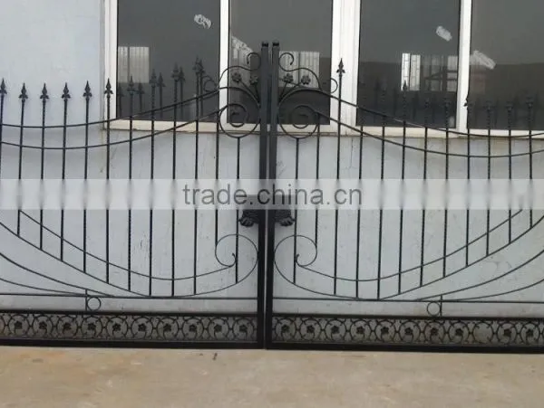 Heavy Duty Powder Coated Iron Tree Driveway Gate photo-6