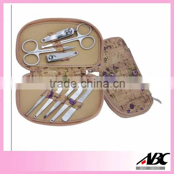Manicure Travel Kit With Comb photo-4