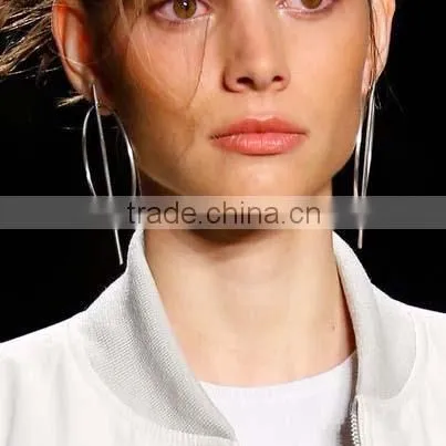 Simple Metal Hoop Bar Earring photo-6