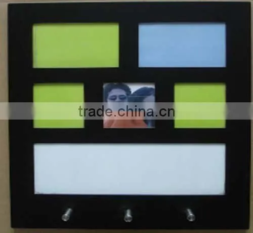 Family hold wooden memo board
