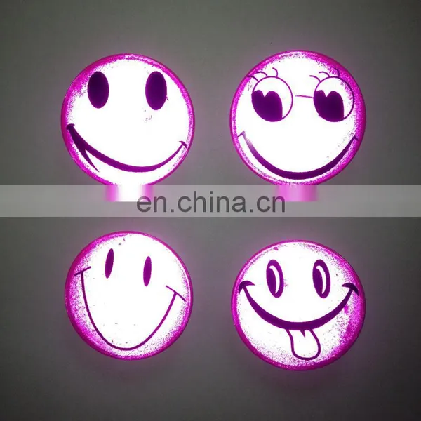 High Quality Pink Reflective Tin Badge photo-2