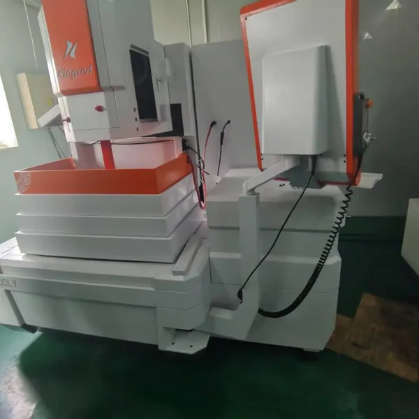 Cutter Wire Cutting in the Middle of the Kade photo-3