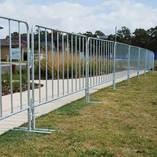 Modular Crowd Control Barrier 2.4m Length With Rubber Base for Stadium Safety photo-4