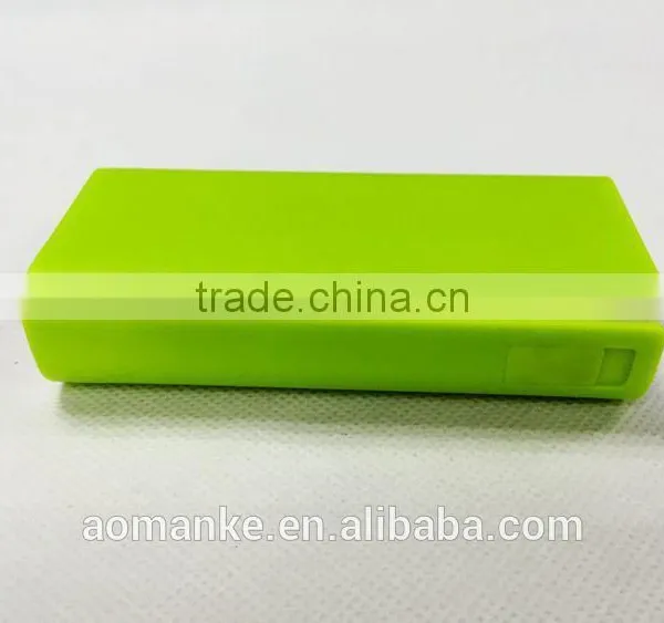 AK-03 5200mah Mobile Power Bank With LCD Digital Display and LED Flashlight for IPhone, IPad, Samsung, Nokia, HTC Etc. photo-4