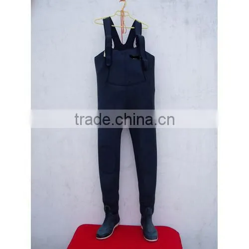 Durable neoprene black fishing wader for fishing
