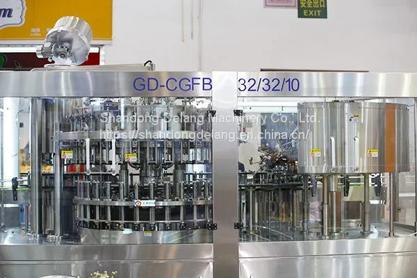 700 Bottles/h Three-in-one Gas Beverage Bottle Filling Machine