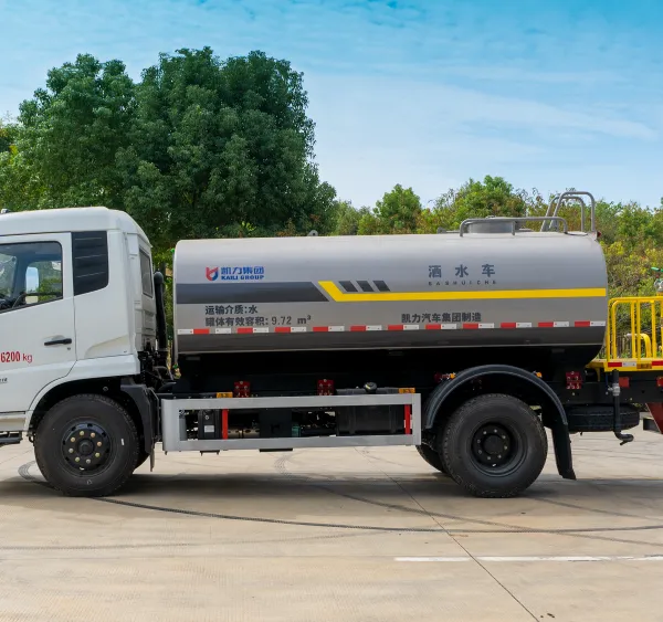 4*4 Water Transport Truck Road Cleaning Green Sprinkler Truck 12tons Hot 11000L HOWO Water Tank Truck photo-3