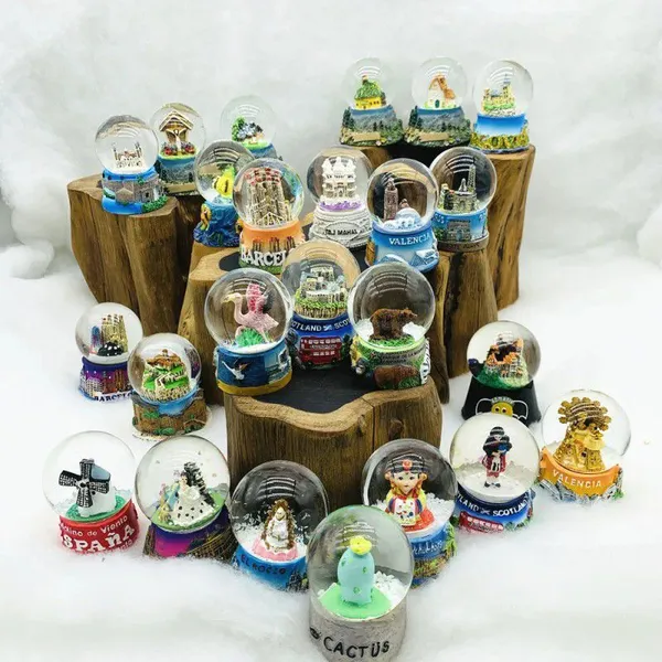Wholesale Price Personalized Brazil Morocco South Africa UAE France Italy Spain Tourist Souvenirs Glass Resin Polyresin Custom Snow Globe Maker
