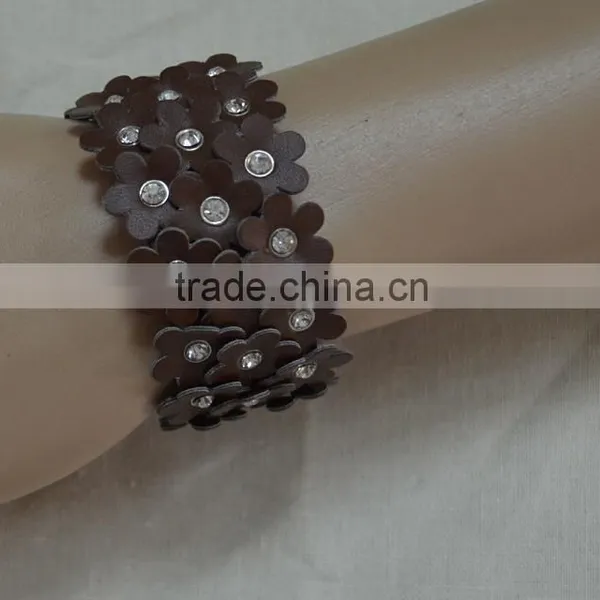 Wholesale Black Genuine Leather Bracelet With Flowers photo-2