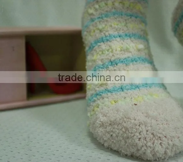 Women Strippe Fluzzy Socks Microfiber Comfortable Fashional Socks photo-5