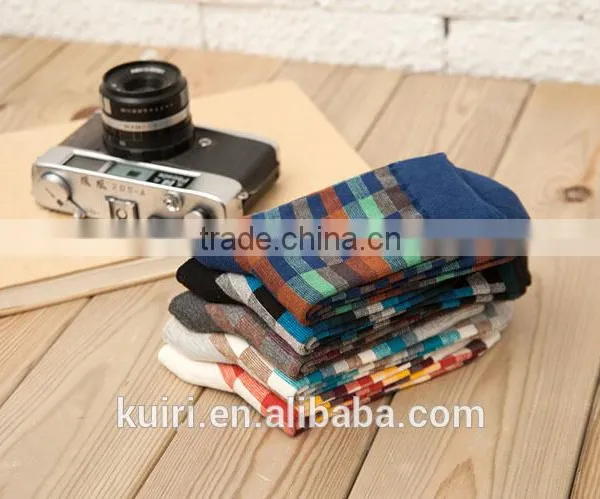 New Fashion Men's White and Black Socks Novelty Stripes Grid Short Sock Winter Autumn Men 100 Cotton In Tubes Socks photo-2