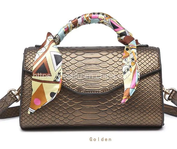 2023 Spring New Arrival Serpentine Cross-body Small Square Bag Factory Stock Wholesale photo-2