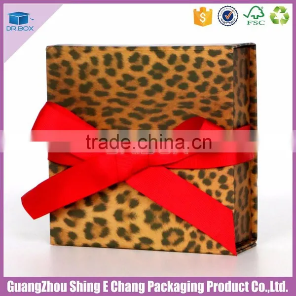 Good China Wholesaler Magnetic Button Round Metal Paper Plastic Shoe Valet Cardboard Clothes Boxes photo-4