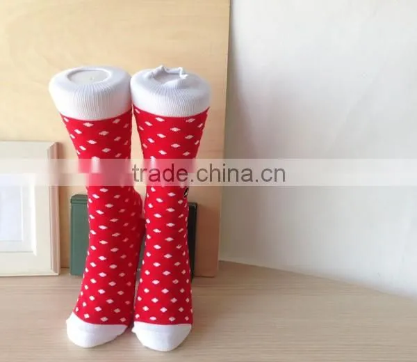 2014 Winter USA Design Fashion Red and White Cotton Knitting Lady Happy Dots Sock photo-2