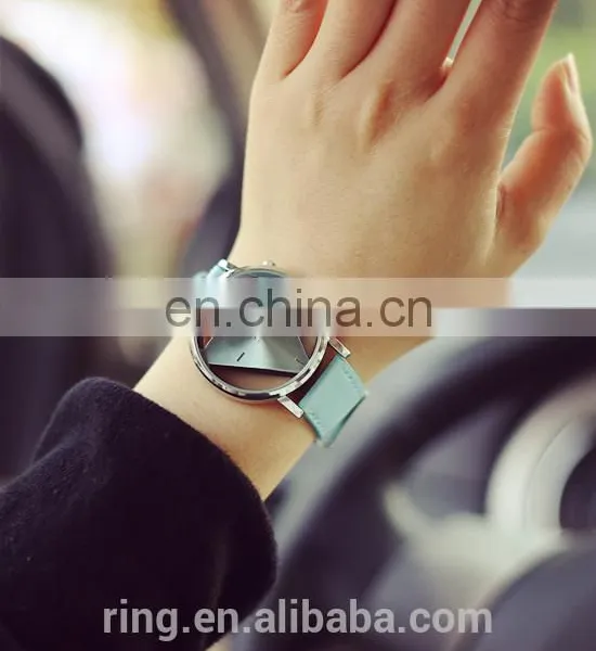 Wholesale Simple Personality Leather Triangle Shape Cool Lady Watch photo-3