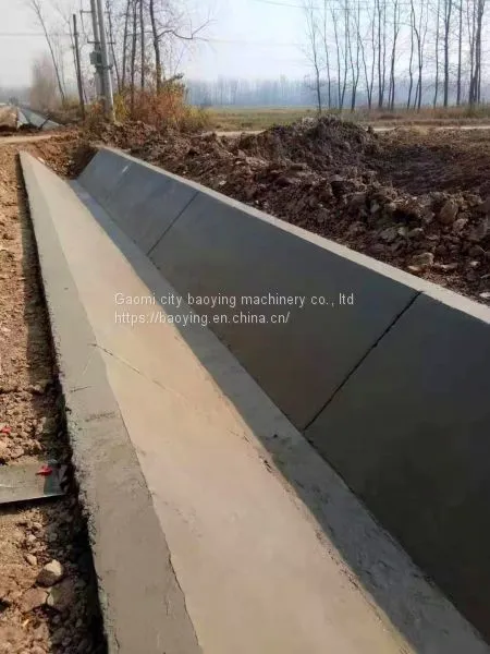 Farmland Canal Slipform Machine/side Ditch Pouring Machine/rectangular Drainage Ditch One-time Forming Machine photo-4