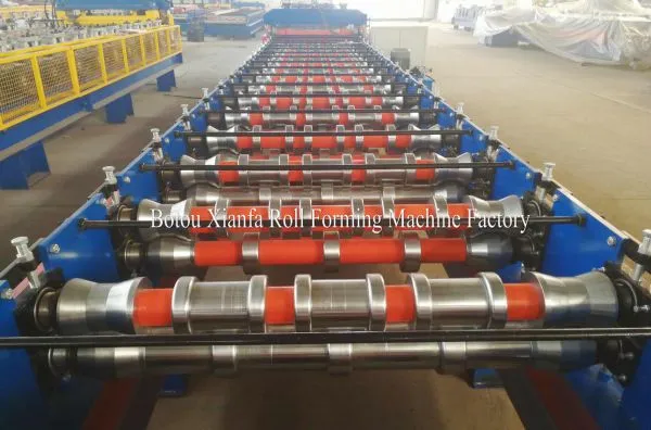 Latest Designed Profile Metal Roofing Roll Forming Machine photo-4