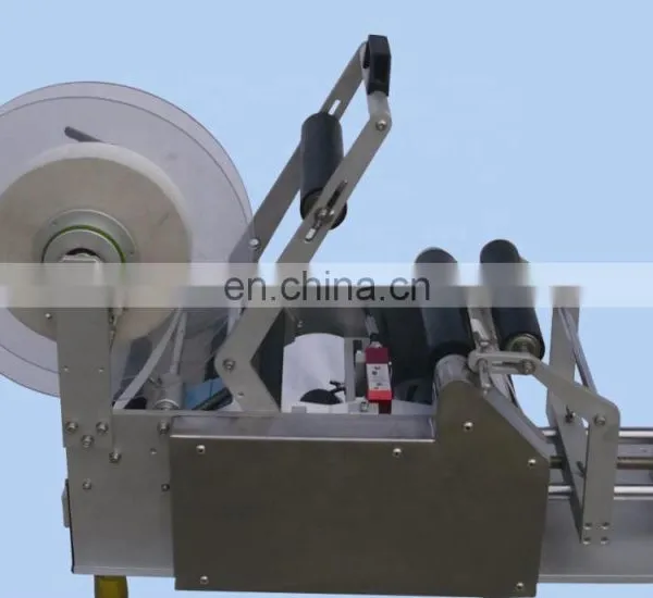 Semi-automatic Labeling Machine for Round Bottles photo-5
