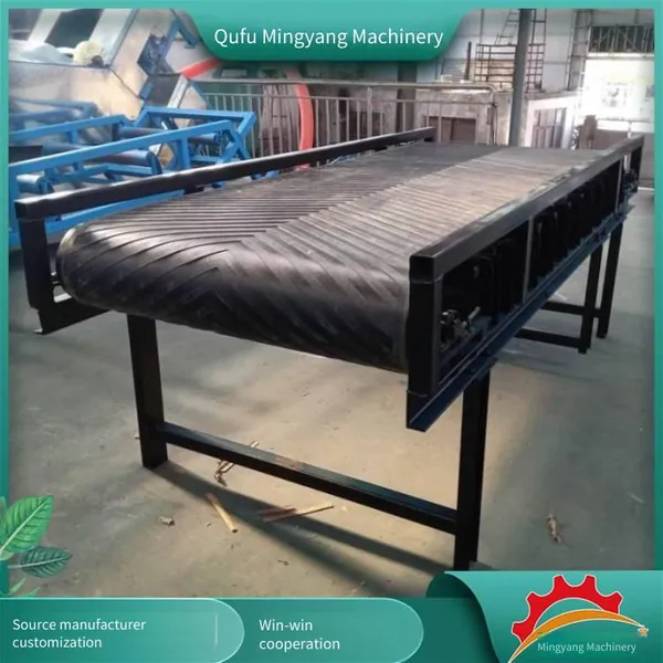 Belt Conveyor for Loading Carton Goods Onto Ships at a Large Inclination Angle, Stone Belt Conveyor, Mingyang Machinery photo-2