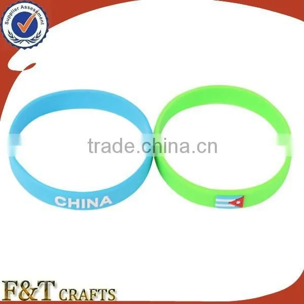 Chinese Supplier Customized Embossed Logo Rubber Colorful Silicone Bracelet Charms photo-5