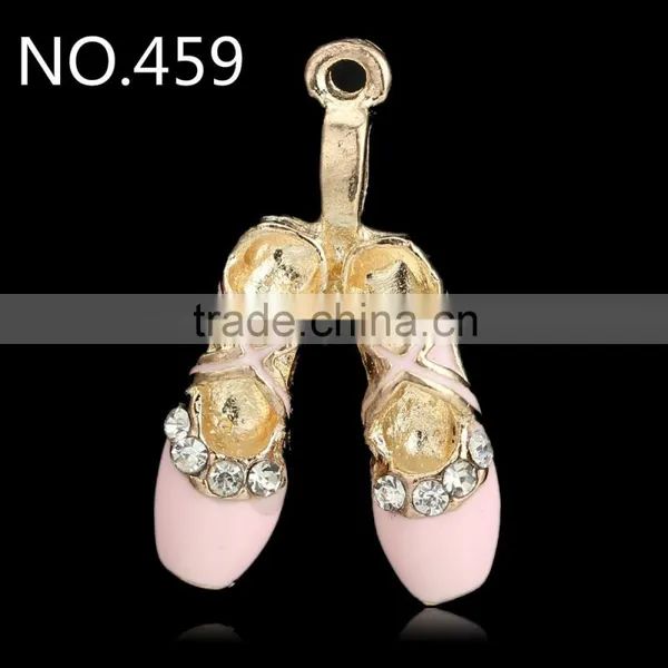 Making Lovely Pearl Adjustable Metal Clip on Bridal Shoe Accessories for Shoe Shop photo-2