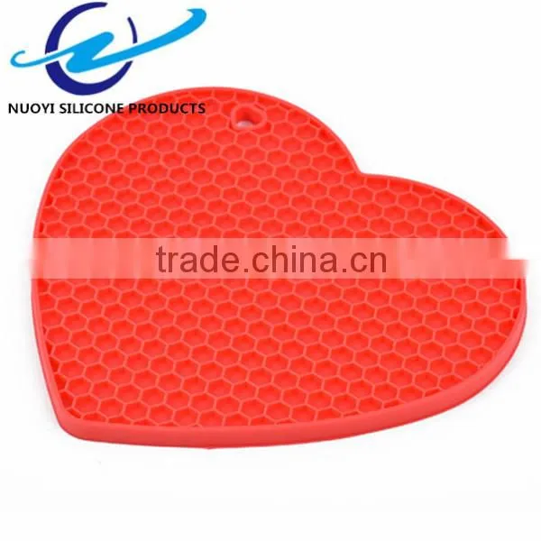 Cellular Silicone Coaster Silicone Table Placemats Heart Shape Coaster Mats OnThe Table In Kitchen photo-3