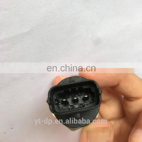 0281006425 Diesel Fuel Common Rail Pressure Sensor photo-3