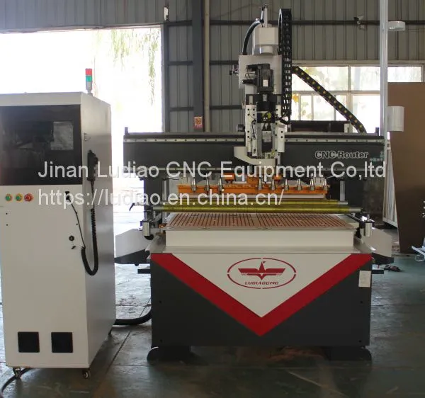 Automatic Linear Tool Changer 2040 CNC Wood Router Machine for Wood Furniture Door Cabinet Making CNC Router 1325 photo-3