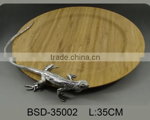 High Quality Bamboo Round Plate With Metal Lizard L:13.8"