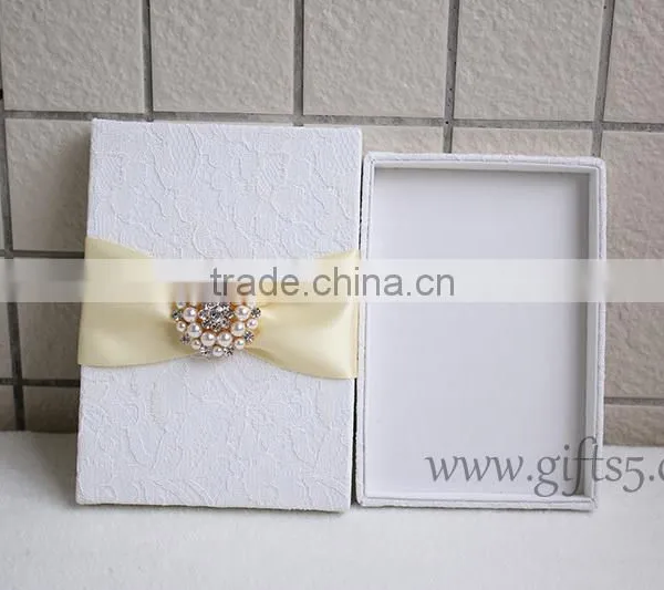 New Design Custom Fashion New High Quality Wedding Invitation Silk Boxes With Brooch photo-5