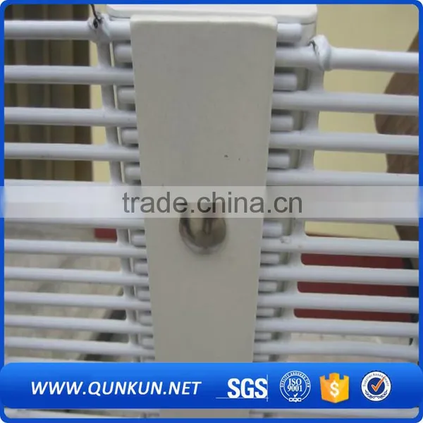 High Quality 358 Security Razor Wire Anti-climb Airport Electric Prison Fences Qunkun photo-5