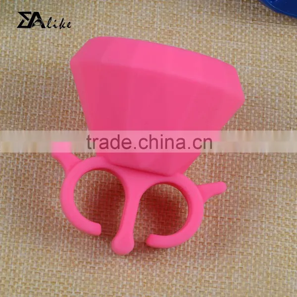 Wholesale High Quality Cheap Wearable Nail Polish Holder Silicone