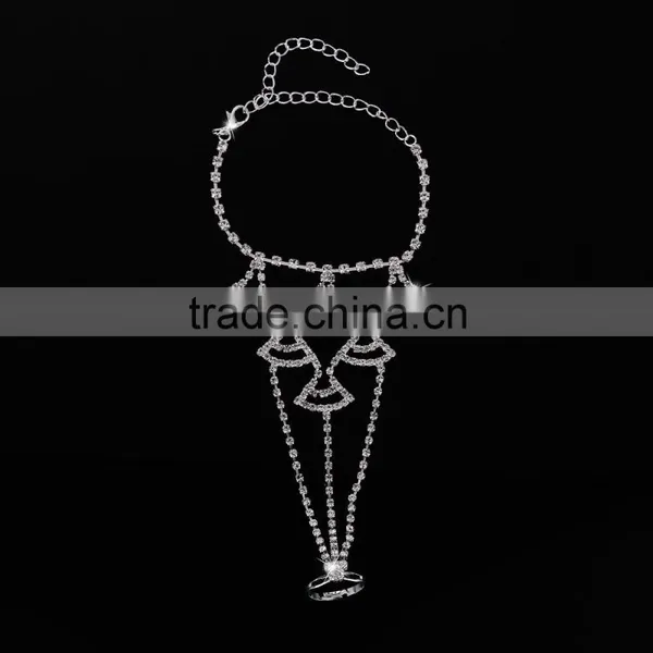China Factory Supplier Women Jewelry Rhinestone Claw Chain Bracelet Connected Rings photo-2