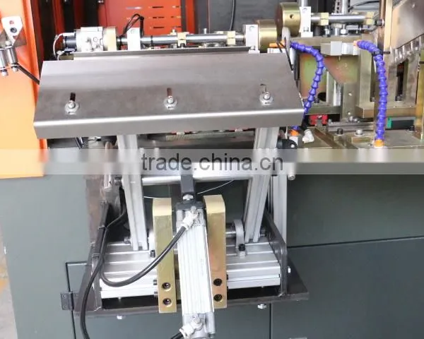 CE Approved 2 Cavtiy PET Bottle Blow Moulding Machine photo-5